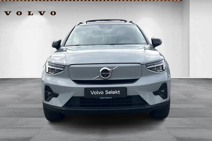 Grå Volvo EX40 fra 2024