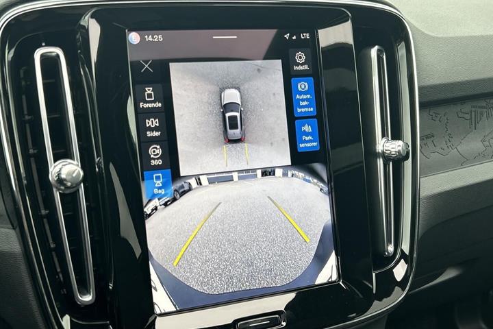Grå Volvo EX40 fra 2024