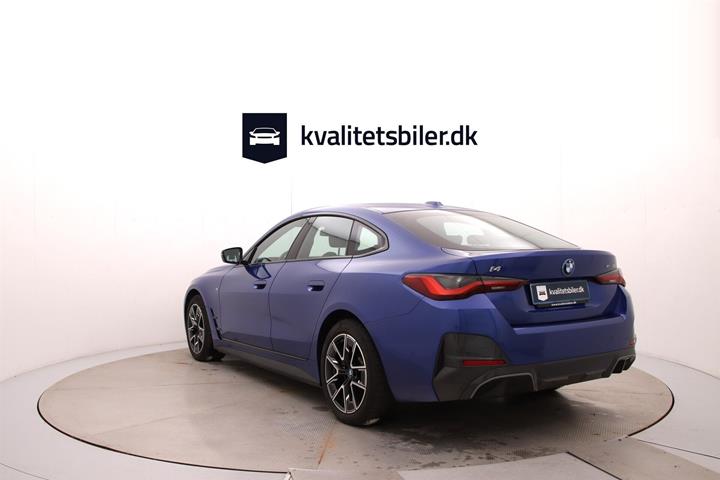 Blå BMW i4 fra 2023