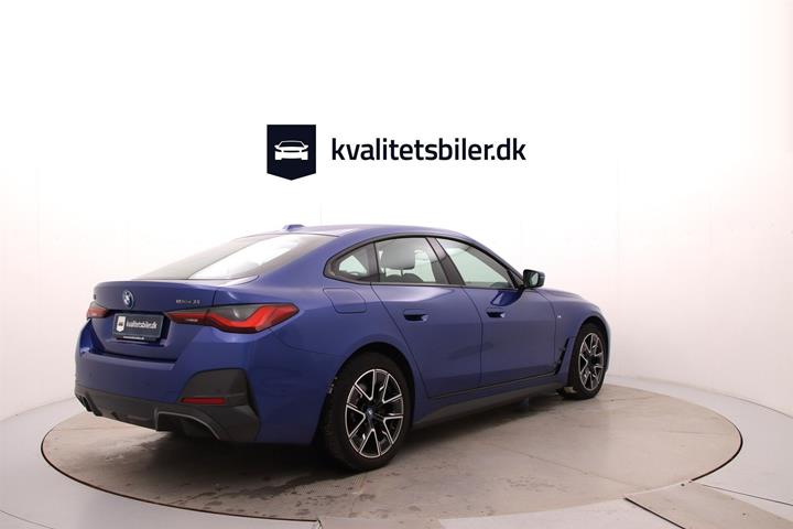 Blå BMW i4 fra 2023