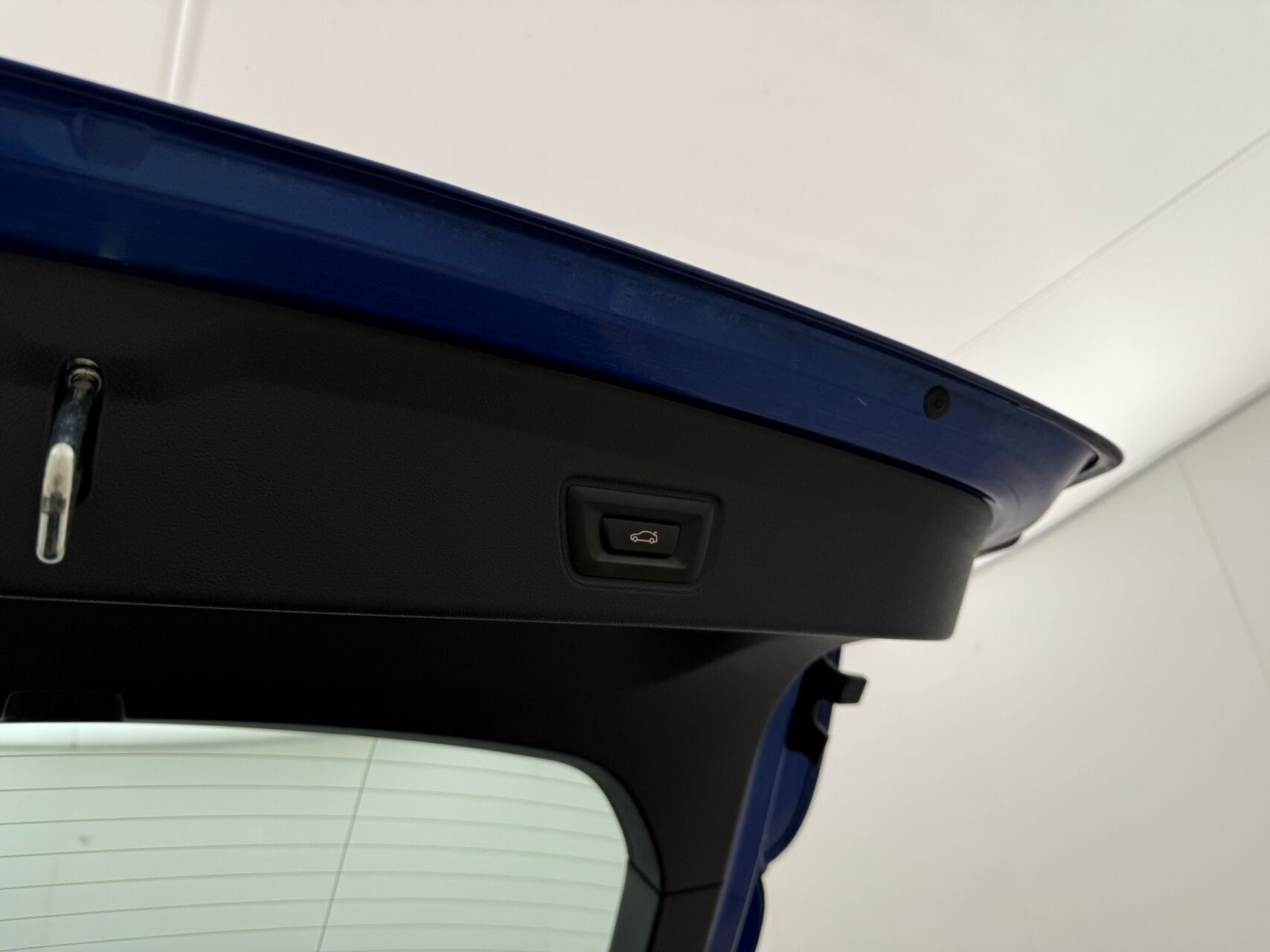 Blå BMW i4 fra 2023