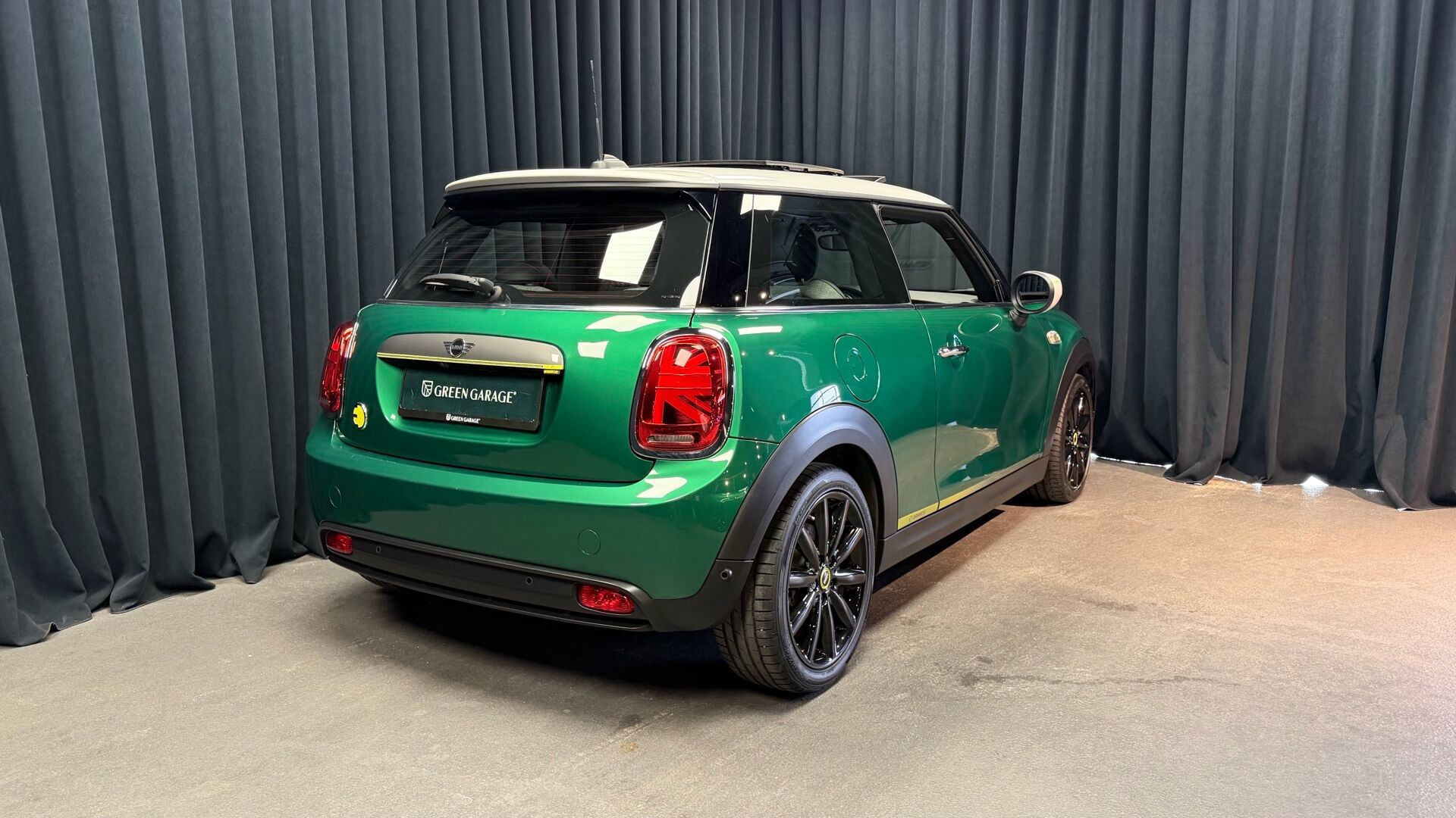 Grøn Mini Cooper fra 2020
