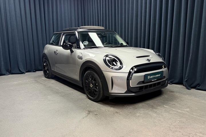 Sølv Mini Cooper fra 2023