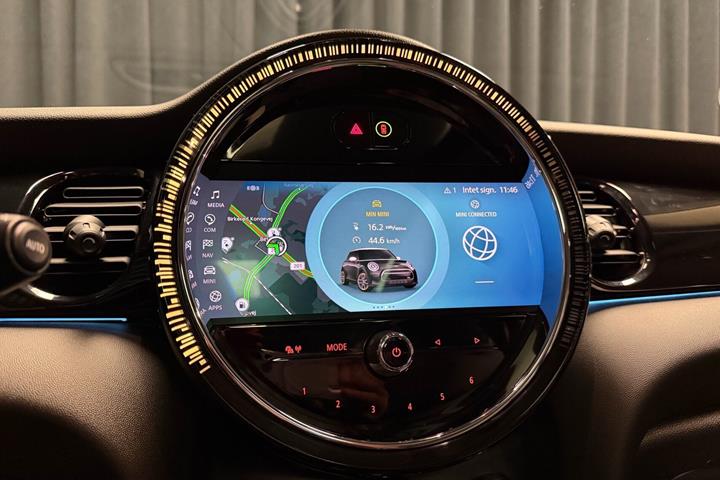 Sølv Mini Cooper fra 2023