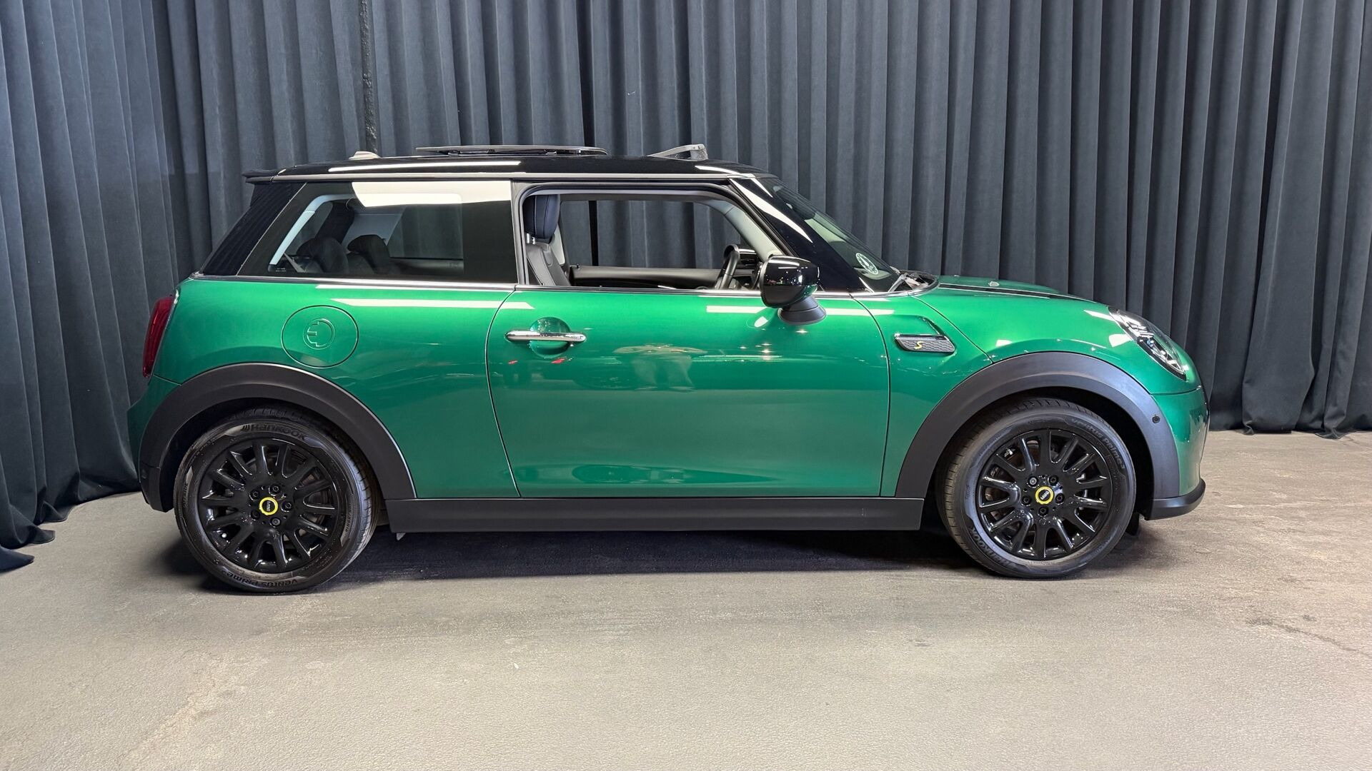 Grøn Mini Cooper fra 2023
