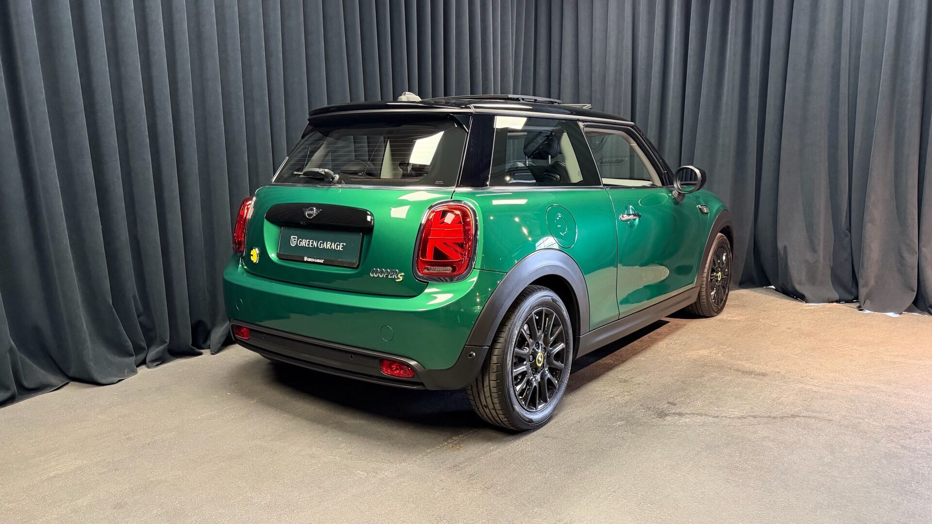 Grøn Mini Cooper fra 2023