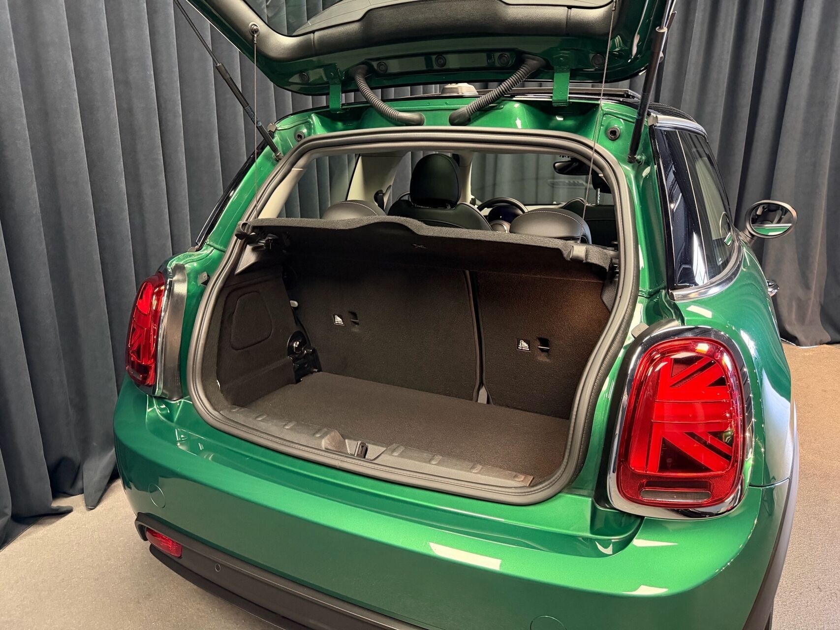Grøn Mini Cooper fra 2023