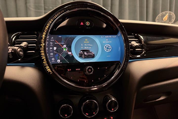 Grøn Mini Cooper fra 2023