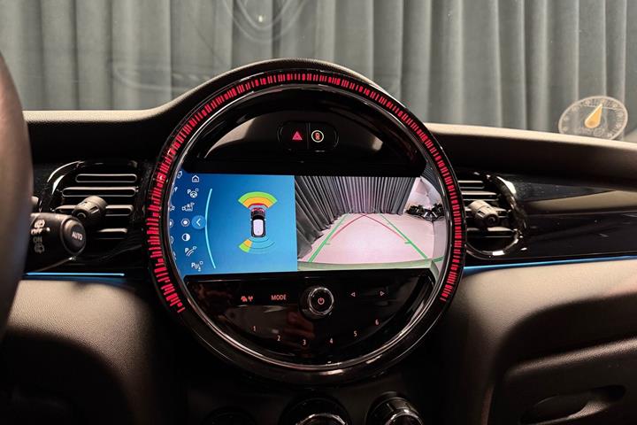 Grøn Mini Cooper fra 2023