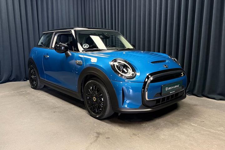 Blå Mini Cooper fra 2023
