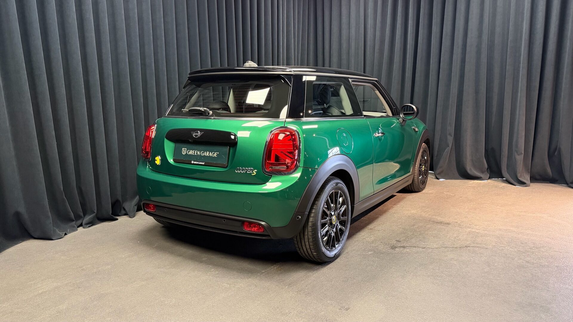 Grøn Mini Cooper fra 2023