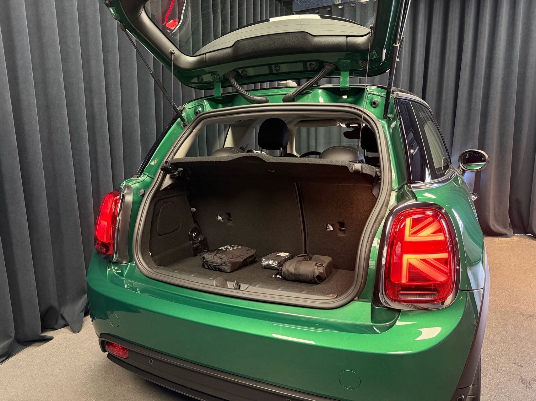 Grøn Mini Cooper fra 2023