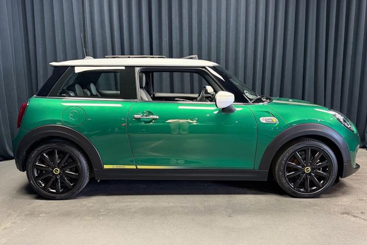 Grøn Mini Cooper fra 2020