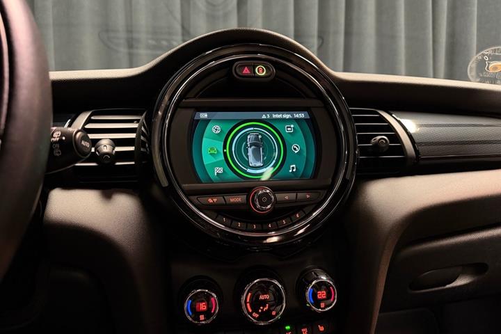 Grøn Mini Cooper fra 2020