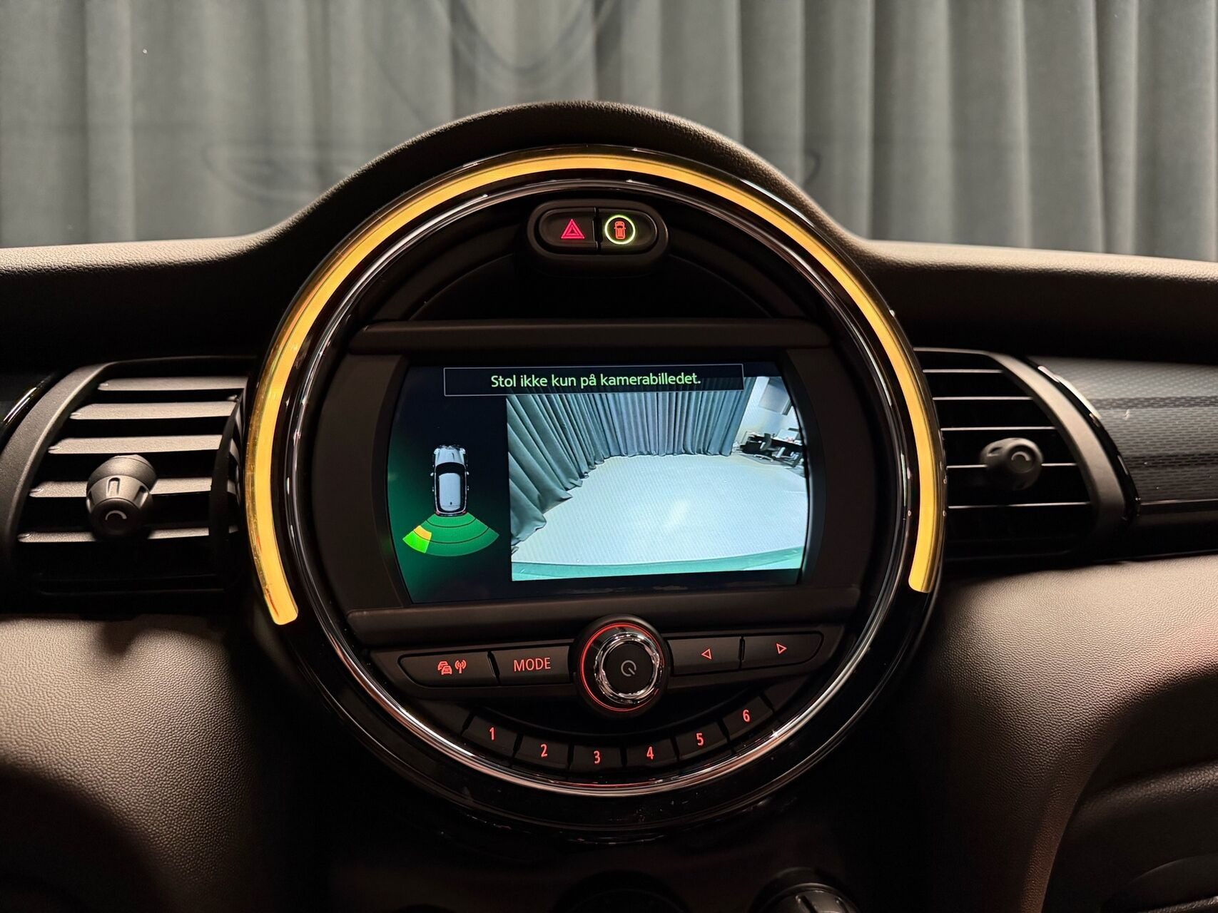 Grøn Mini Cooper fra 2020