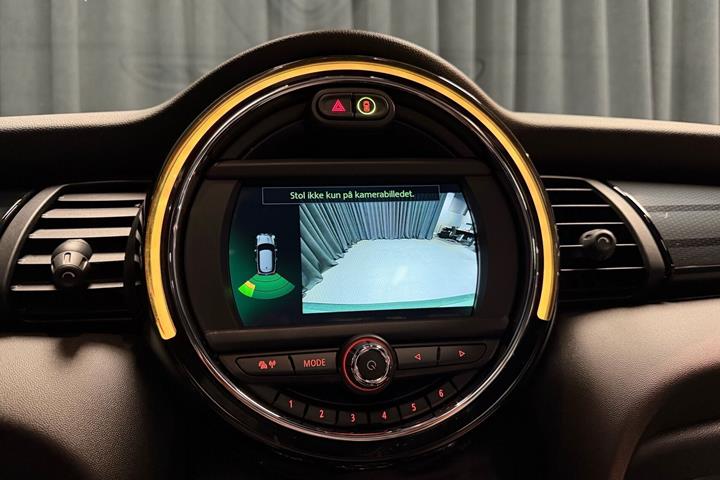 Grøn Mini Cooper fra 2020