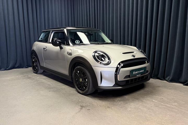 Sølv Mini Cooper fra 2023
