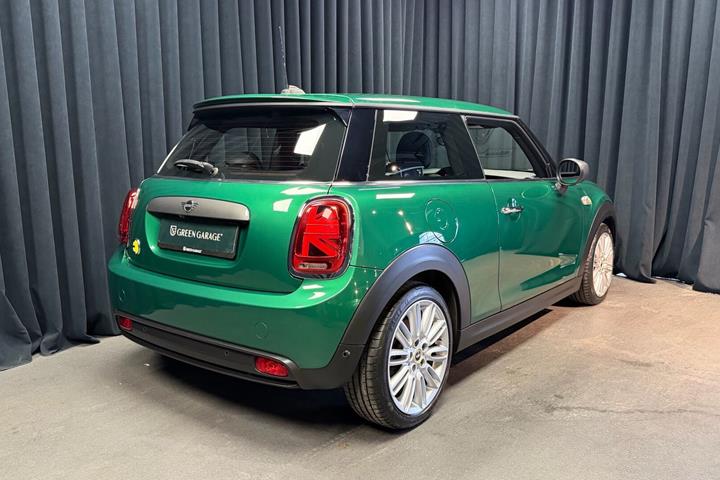 Grøn Mini Cooper fra 2020