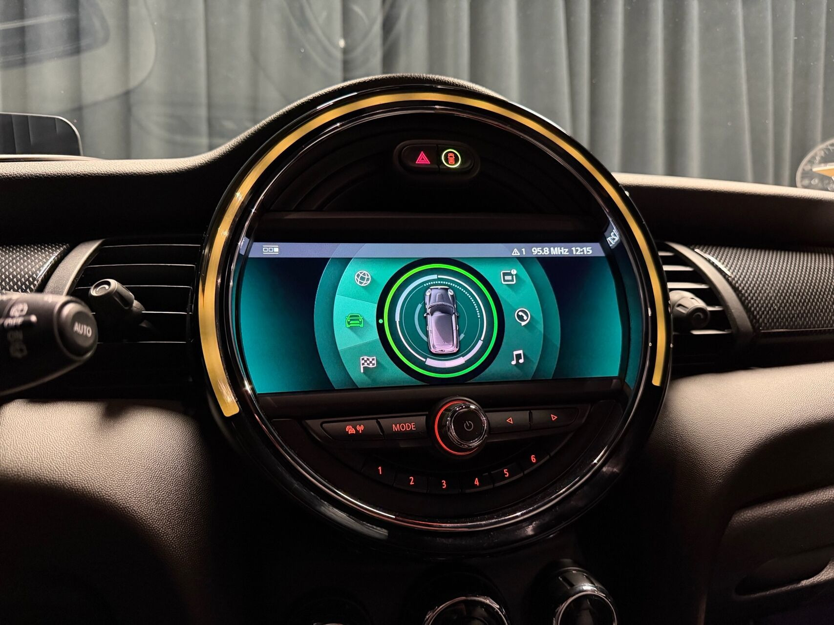 Grøn Mini Cooper fra 2020