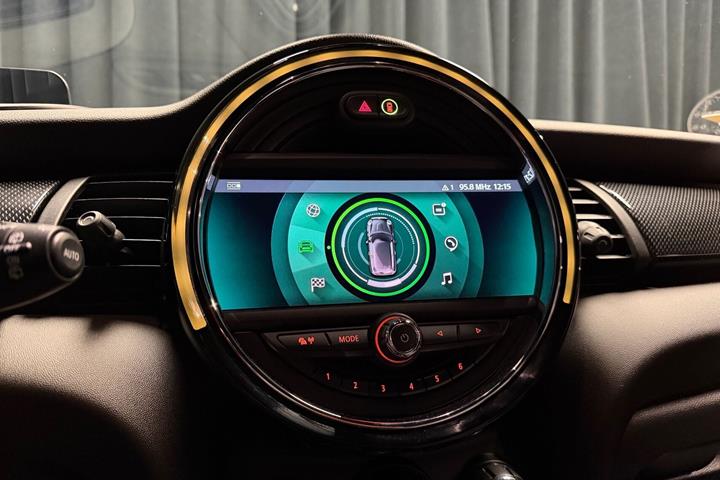 Grøn Mini Cooper fra 2020