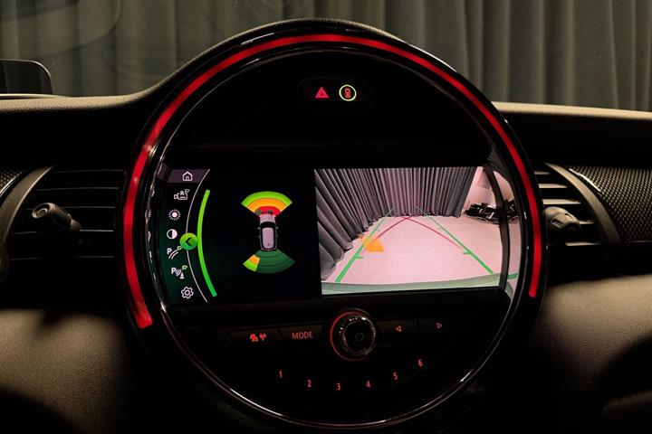 Grøn Mini Cooper fra 2020