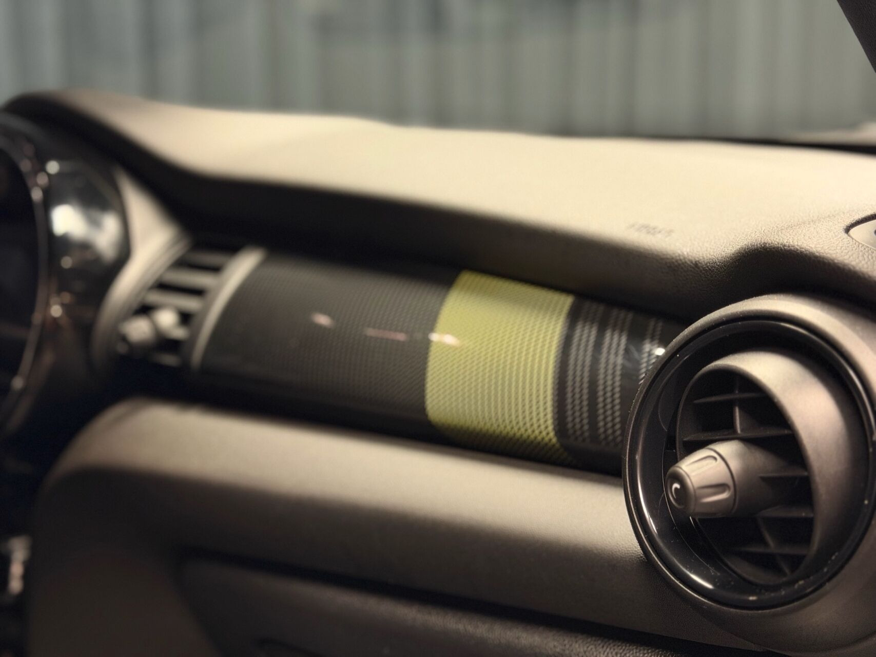 Grøn Mini Cooper fra 2020