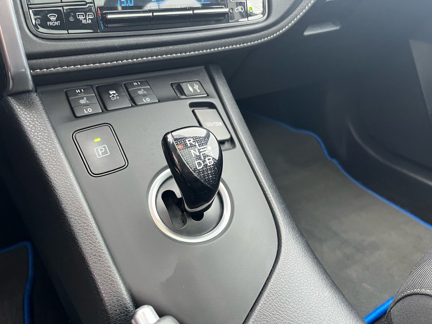 Sort Toyota Auris fra 2017
