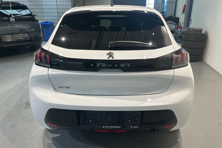 Hvid Peugeot 208 fra 2023