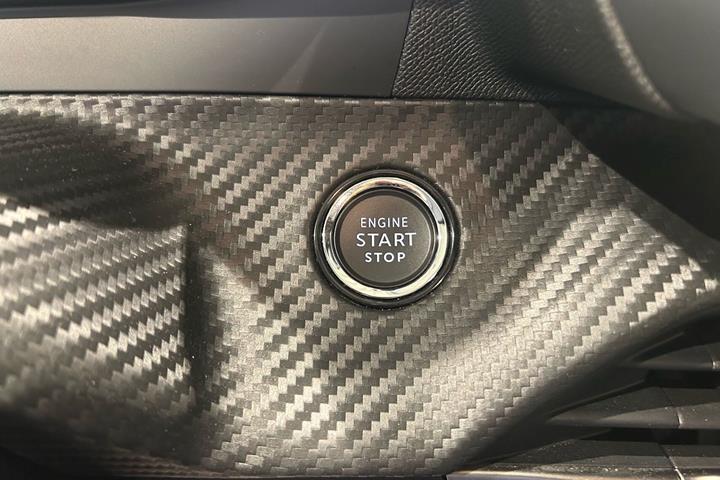Hvid Peugeot 208 fra 2023