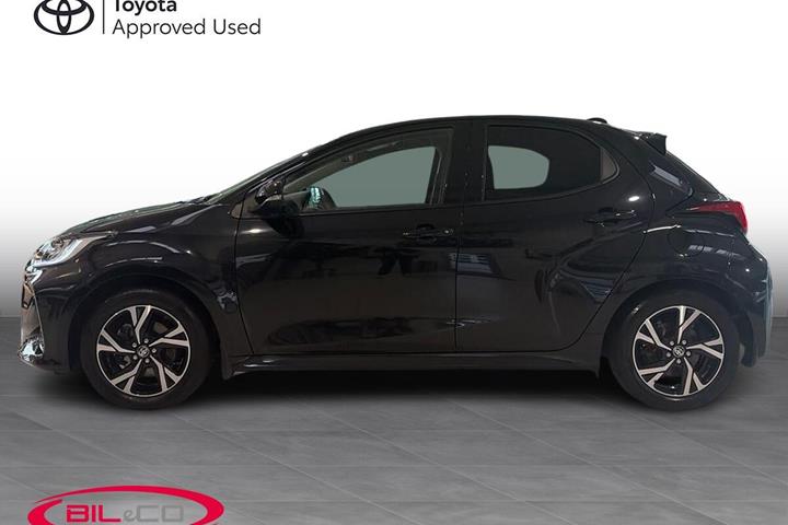 Sort Toyota Yaris fra 2024
