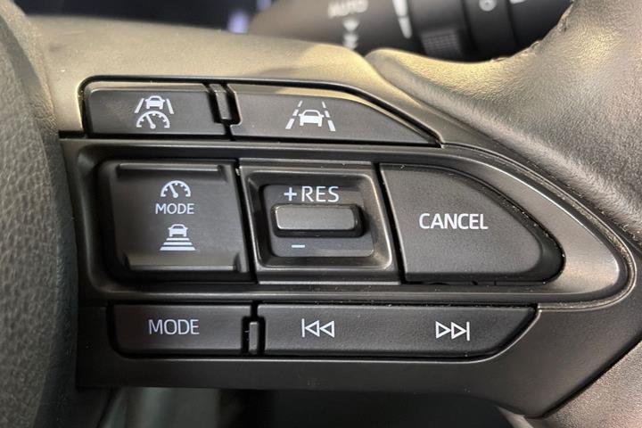 Sort Toyota Yaris fra 2024