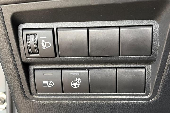 Sort Toyota Yaris fra 2024