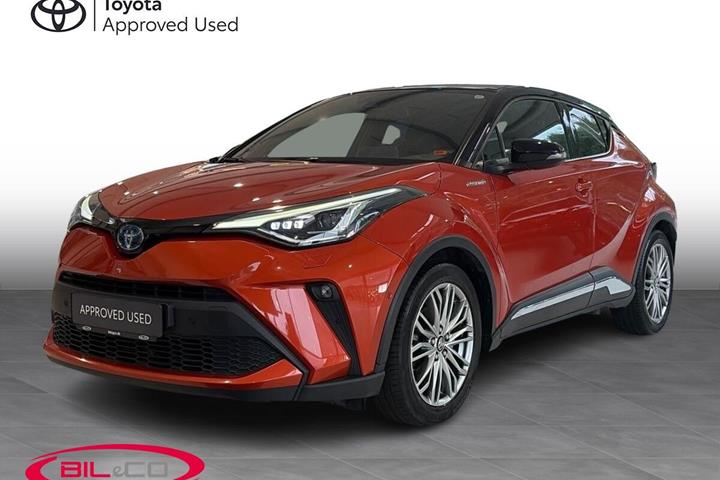 Orange Toyota C-HR fra 2021 set udefra