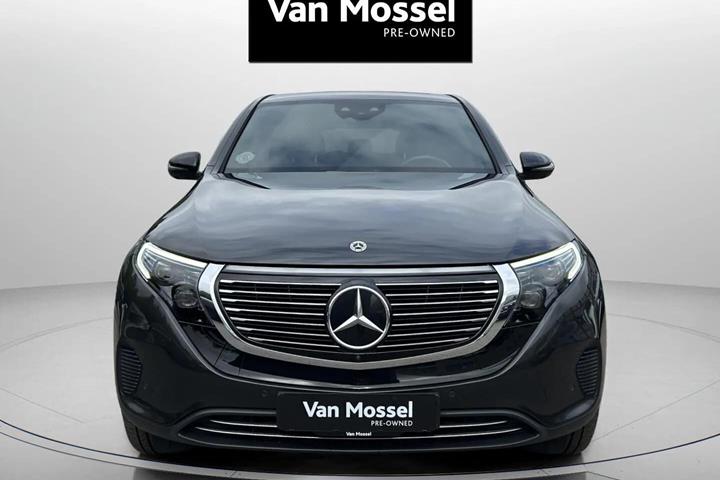 Grå Mercedes EQC400 fra 2021