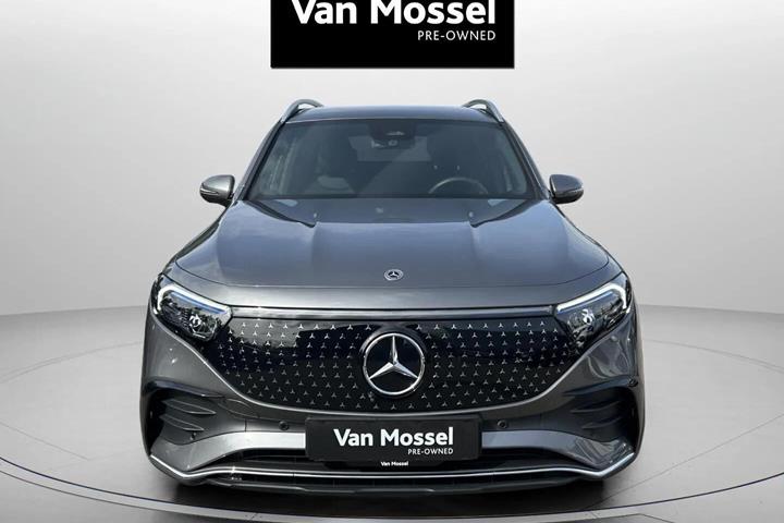 Grå Mercedes EQB250+ fra 2025