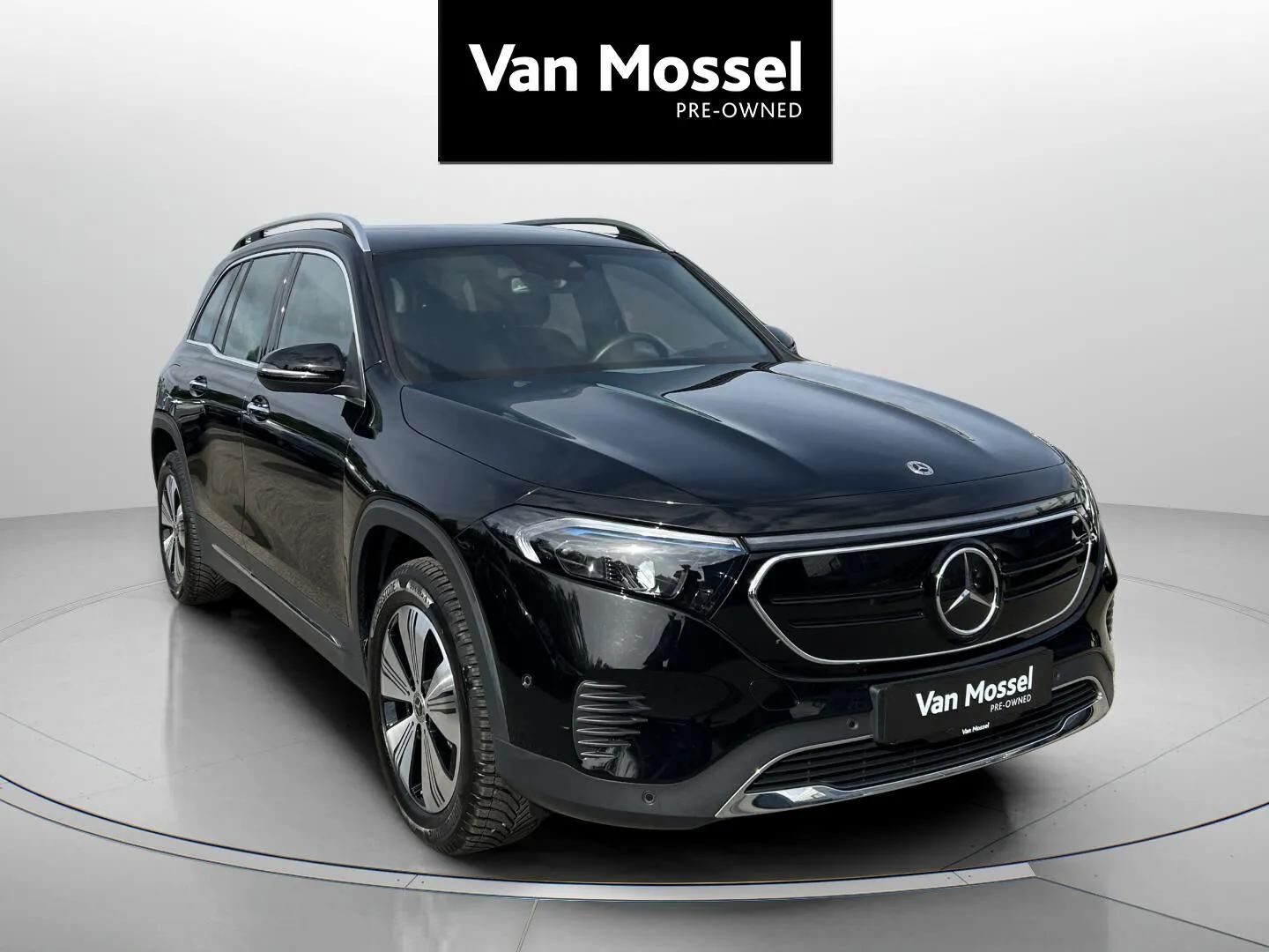 Sort Mercedes EQB250+ fra 2023