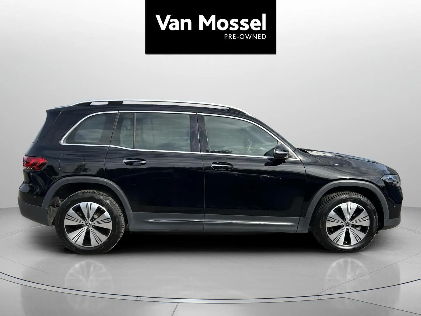 Sort Mercedes EQB250+ fra 2023