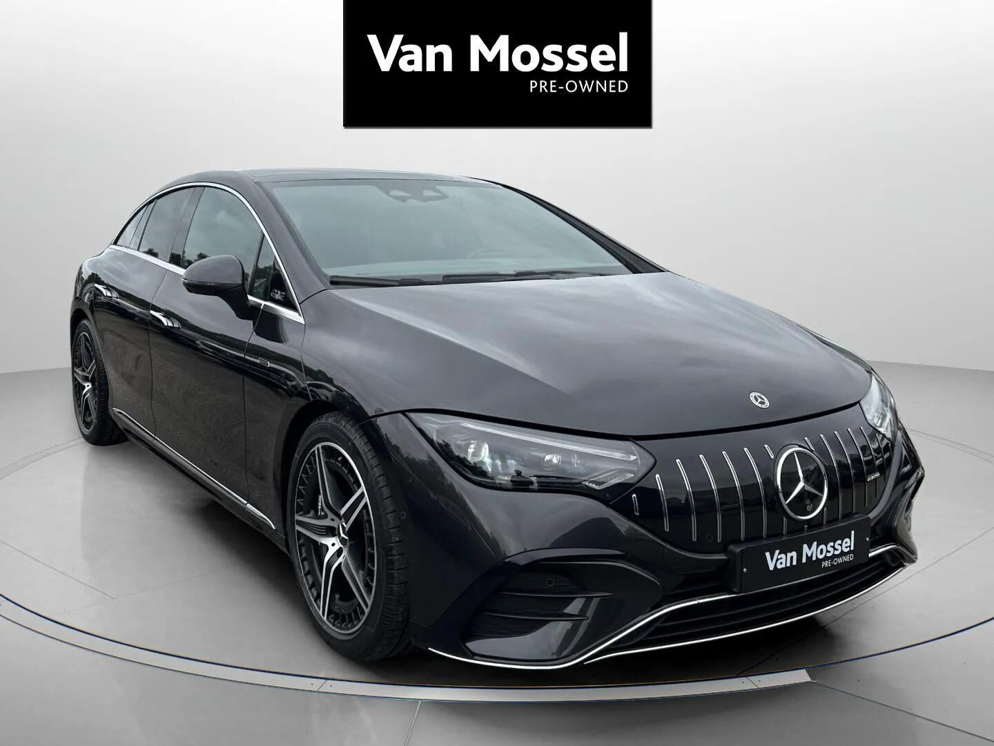Grå Mercedes EQE 43 AMG fra 2023
