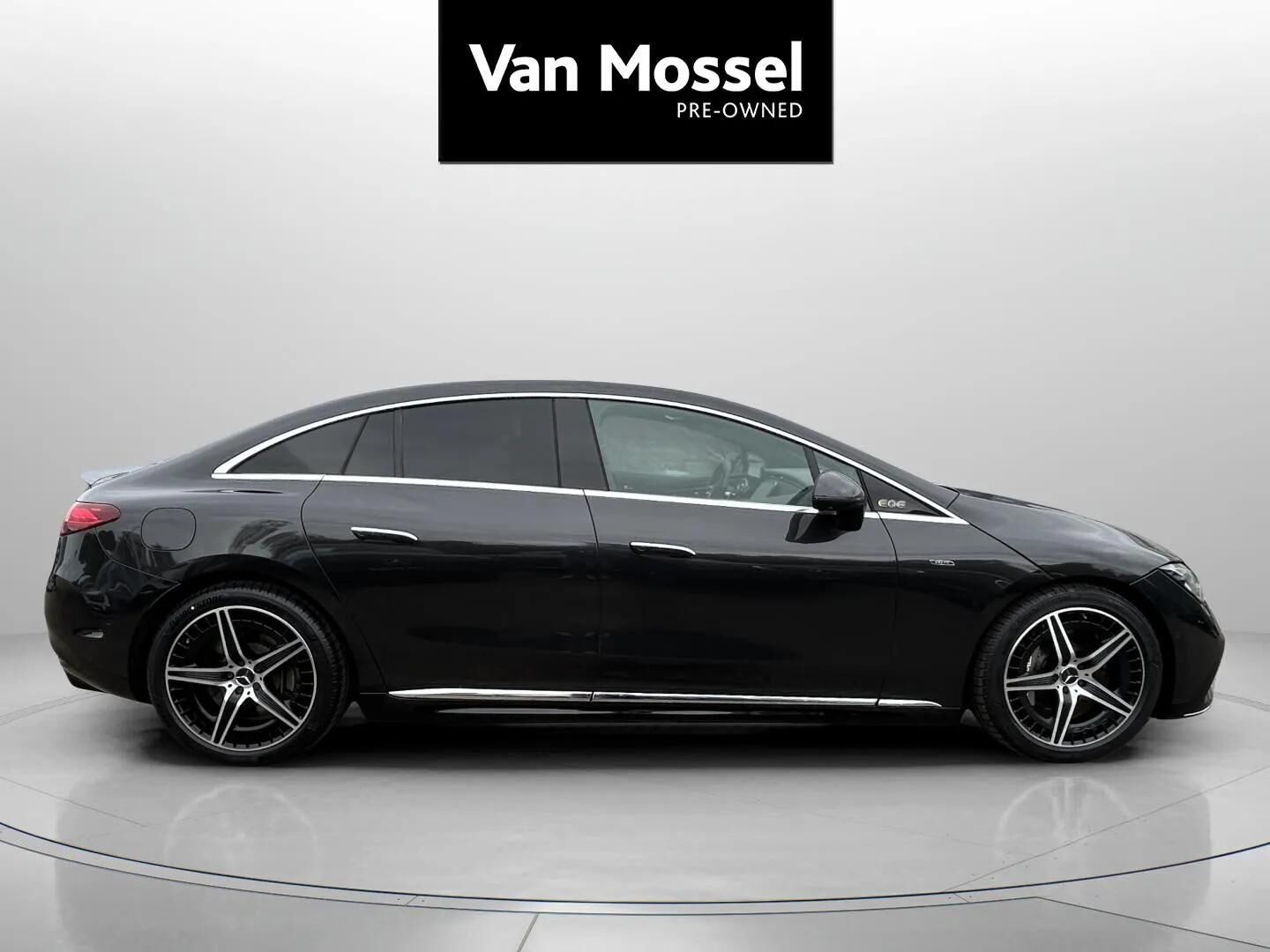 Grå Mercedes EQE 43 AMG fra 2023