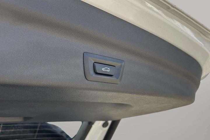 Hvid BMW iX1 fra 2023