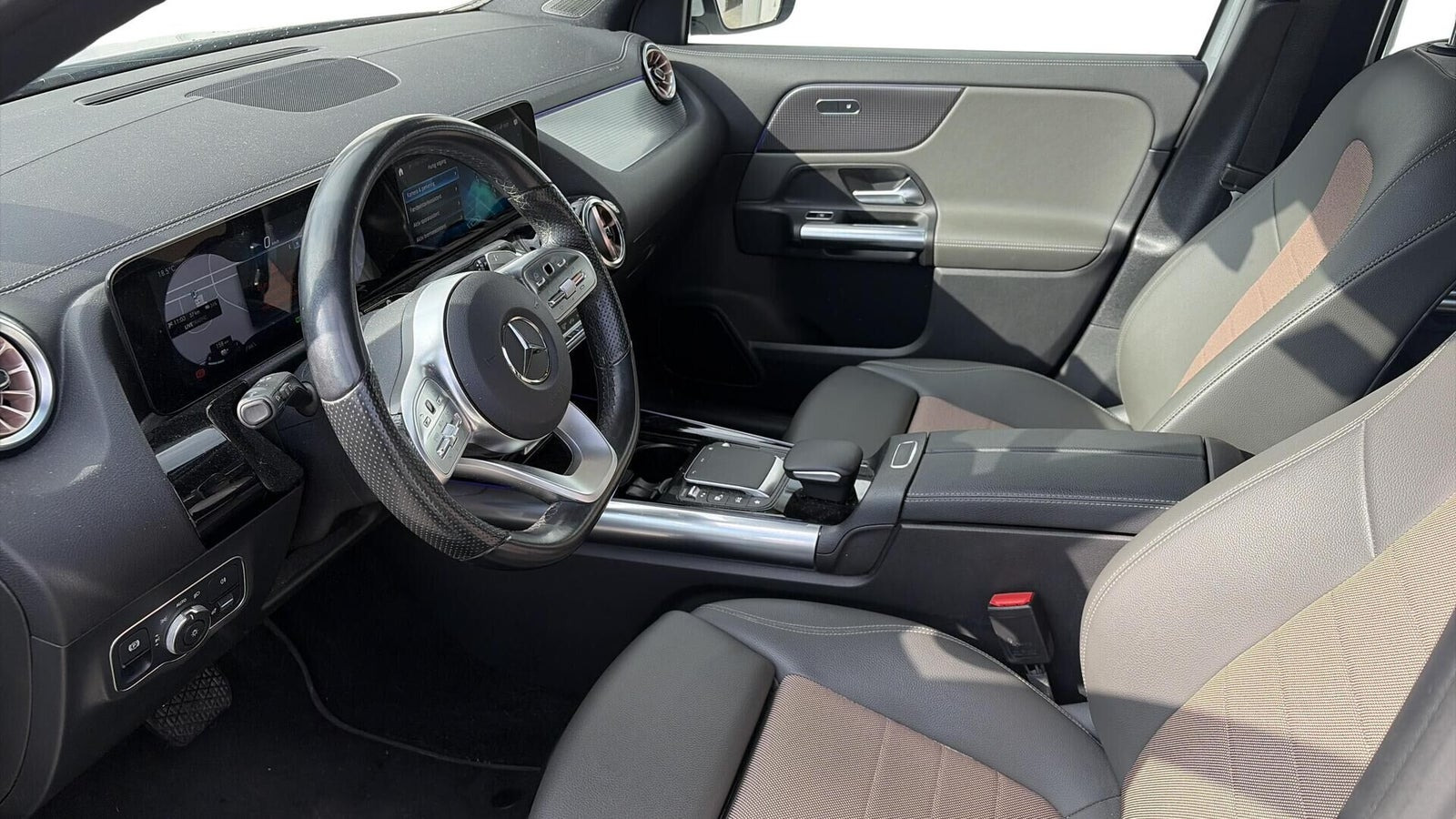 Hvid Mercedes EQA250 fra 2021