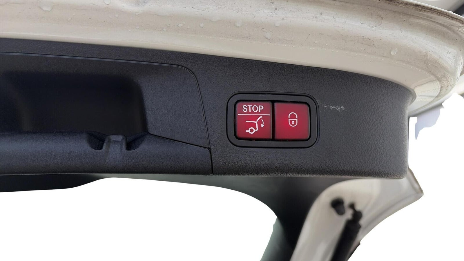 Hvid Mercedes EQA250 fra 2021