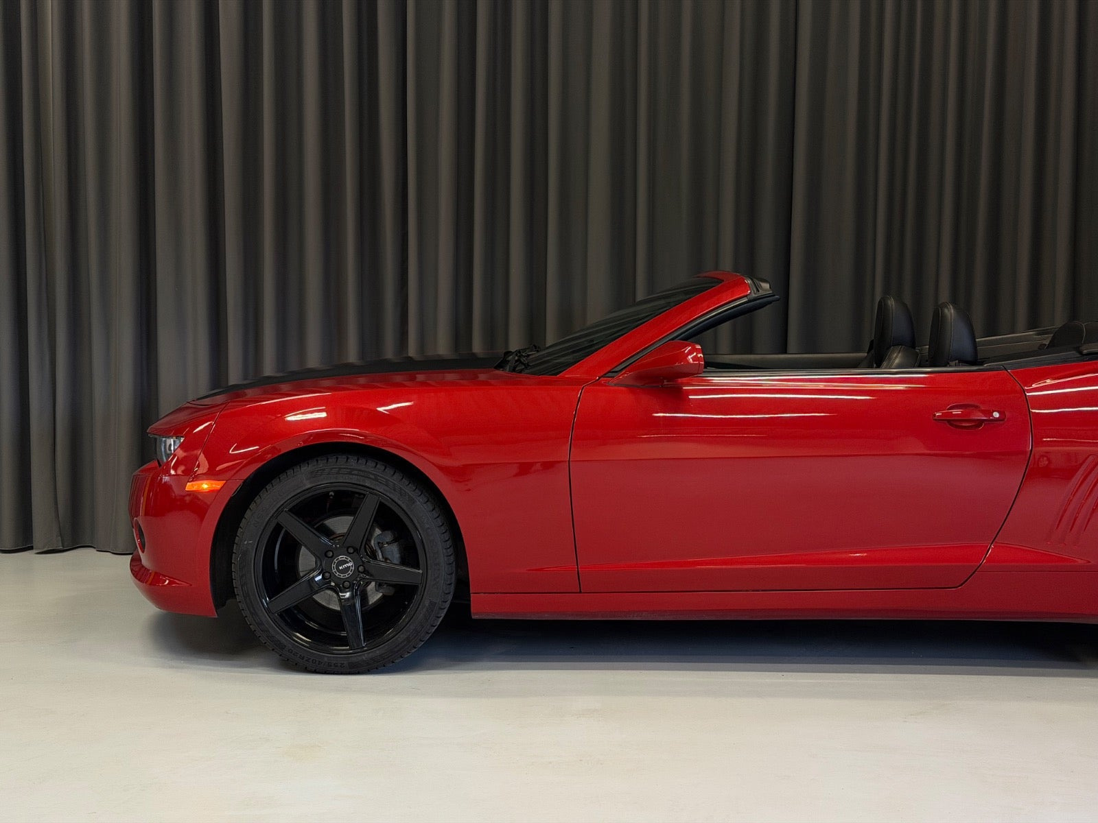 Rød Chevrolet Camaro fra 2013