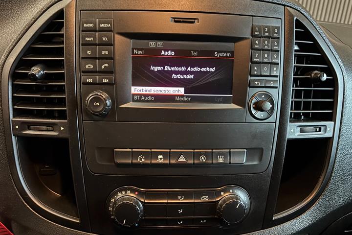 Gul Mercedes Vito 119 fra 2018