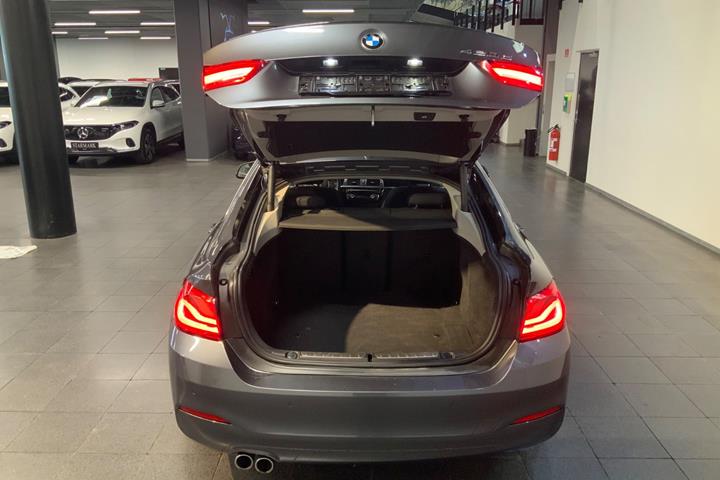 Grå BMW 420d fra 2019