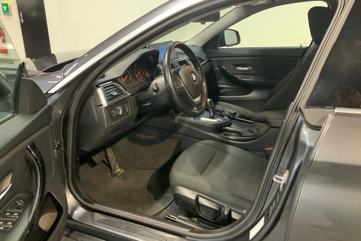 Grå BMW 420d fra 2019