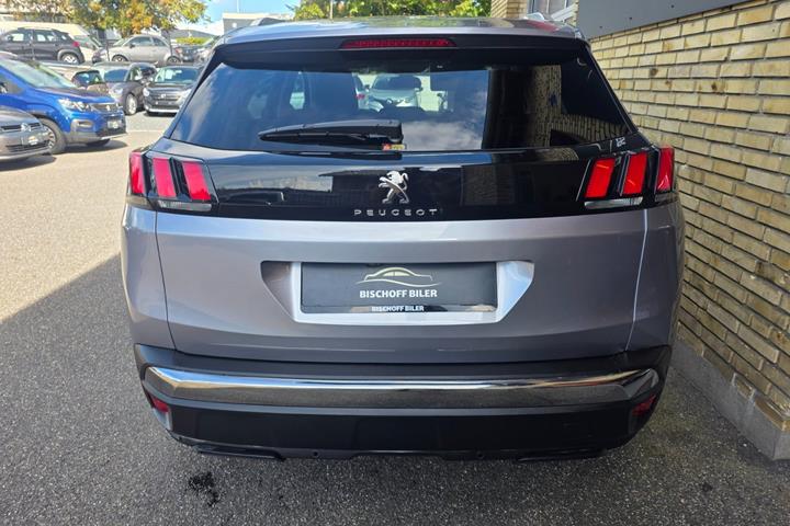 Sølv Peugeot 3008 fra 2017