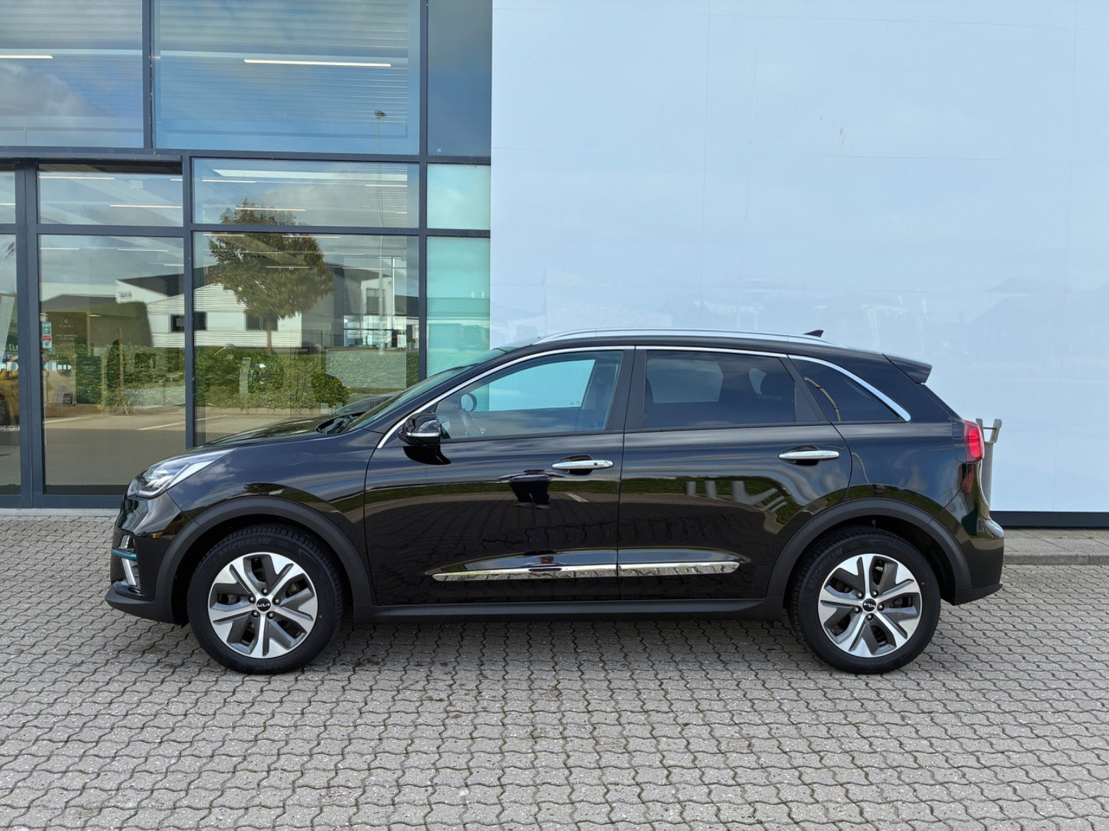Sort Kia Niro fra 2022