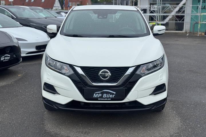 Hvid Nissan Qashqai fra 2020