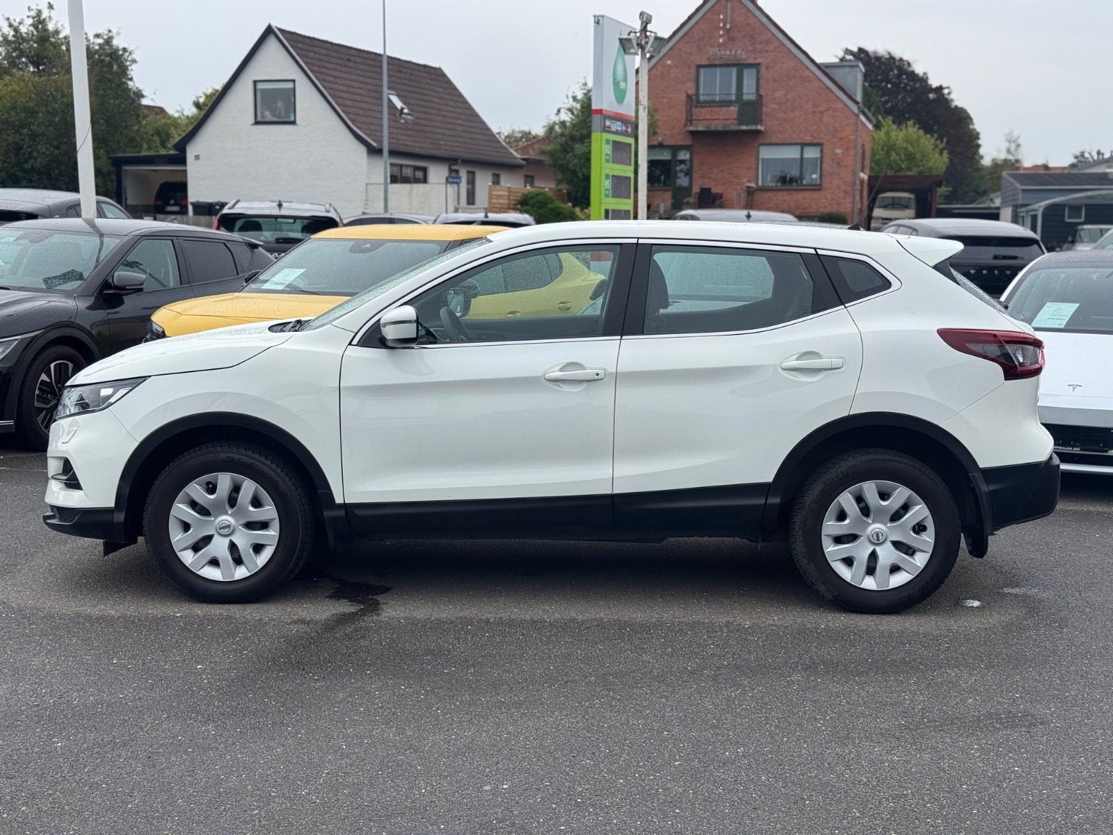Hvid Nissan Qashqai fra 2020